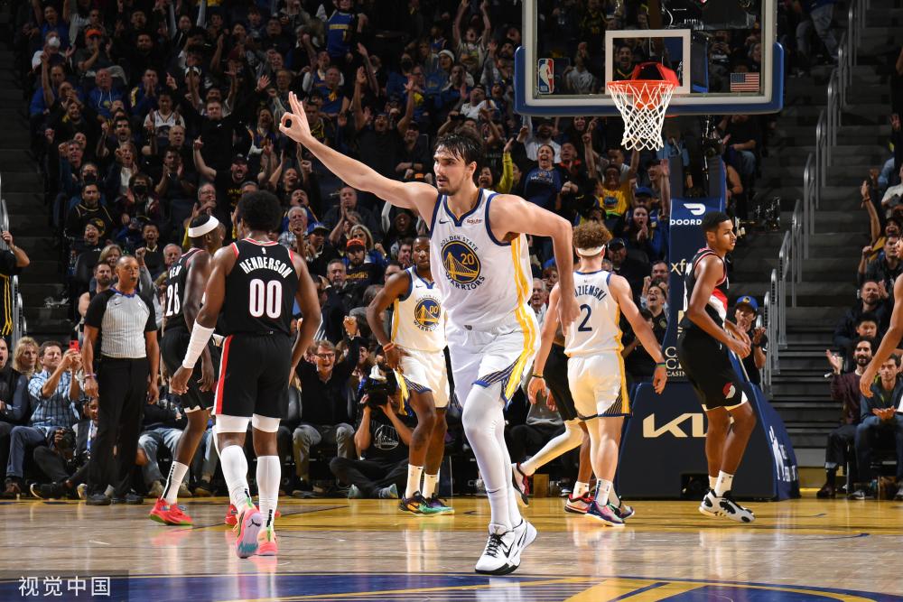 接影响着球 接影响着球