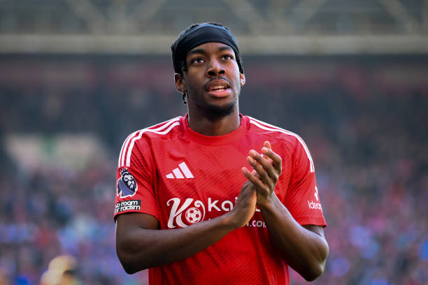 在2月的赛 在2月的赛